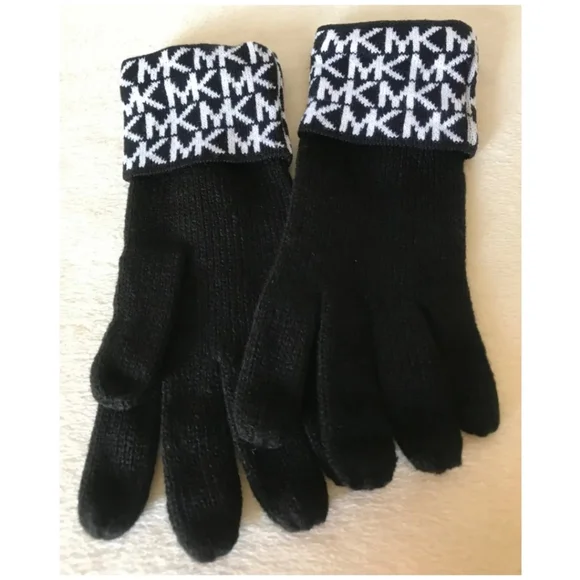 NWT~MICHAEL KORS SCARF, HAT & GLOVE SET BLACK/WHITE O/S - Picture 5 of 7